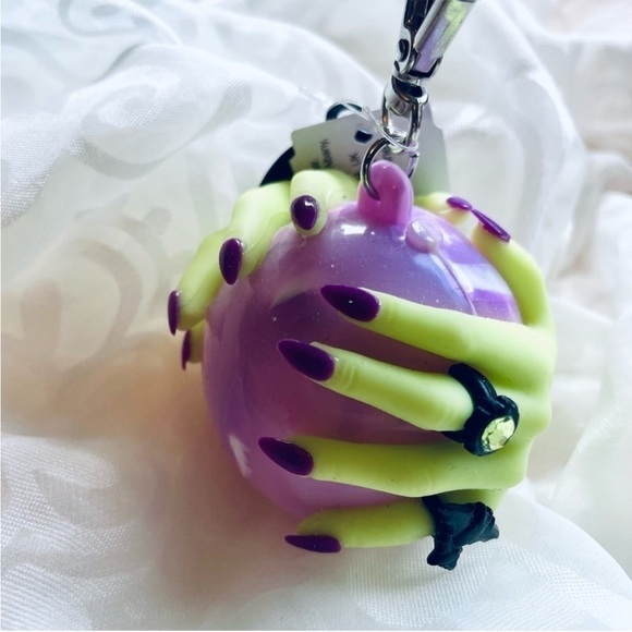 Crystal Ball PocketBac Holder – Glow-in-the-dark, Halloween vibes! - Picture 4 of 8